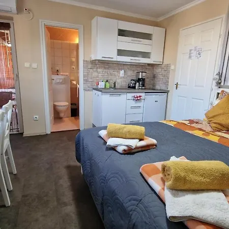 Veronika Guest house