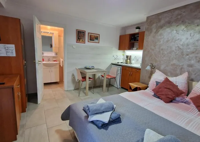 Veronika Guest house